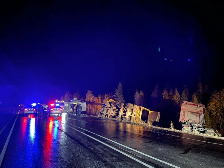 Водителя Volvo доставили с травмами головы в больницу. Фото: столичная Госавтоинспекция